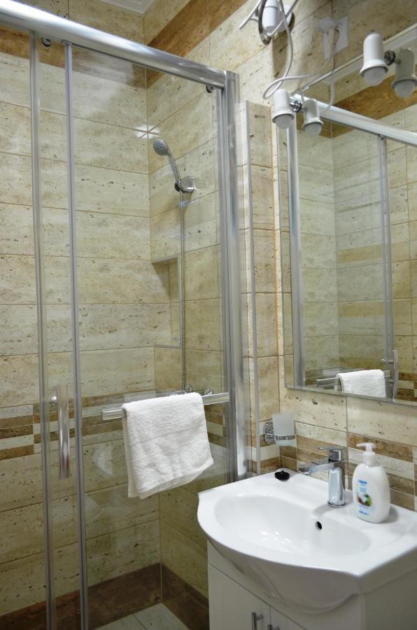 Henrietta - Violetta Apartman ไฮจ์ดุสโซบอสโล ภายนอก รูปภาพ
