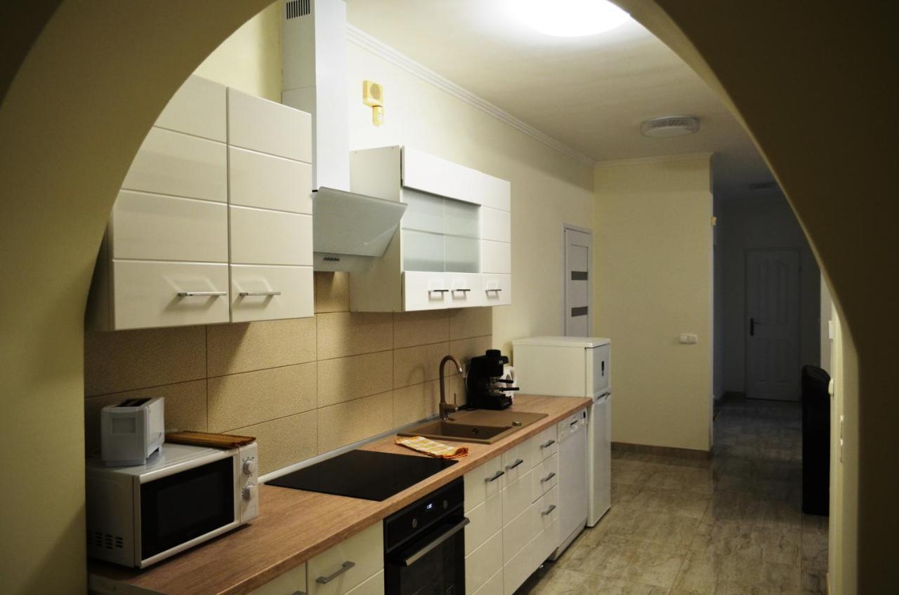 Henrietta - Violetta Apartman ไฮจ์ดุสโซบอสโล ภายนอก รูปภาพ