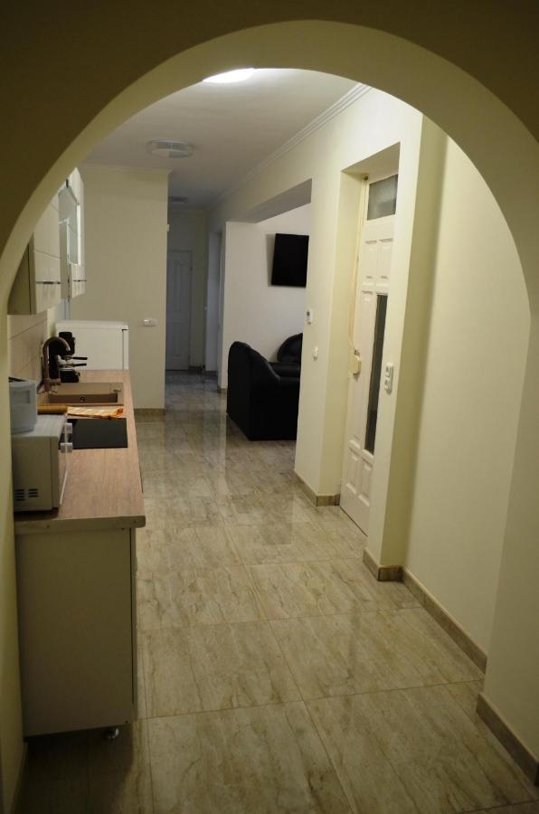Henrietta - Violetta Apartman ไฮจ์ดุสโซบอสโล ภายนอก รูปภาพ