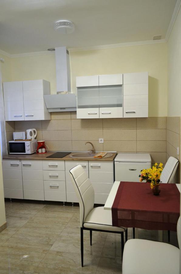 Henrietta - Violetta Apartman ไฮจ์ดุสโซบอสโล ภายนอก รูปภาพ